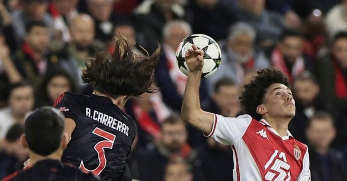 FM：和曼联传闻相反，楚阿梅尼不想离开皇马；双方谈判续约