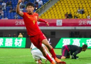 申花1-0胜三镇：头球连创奇迹