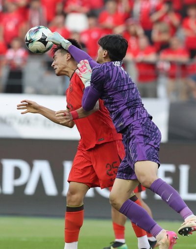国足2-1险胜新加坡，张玉宁破门燃信心