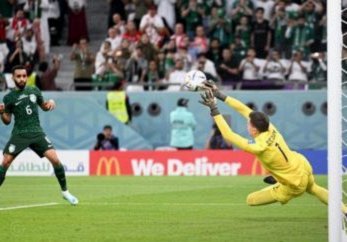 世界杯：卡塔尔1-1瑞士，恩博洛点射，库奇补时造乌龙绝平