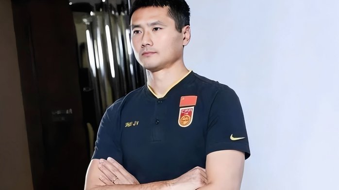 赵松源入选国足，新老交替开启新篇章